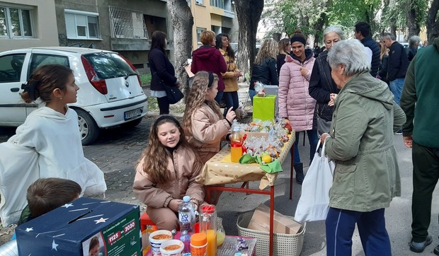 Humanitarni bazar i kotlić za Leonu, Lea i Melindu