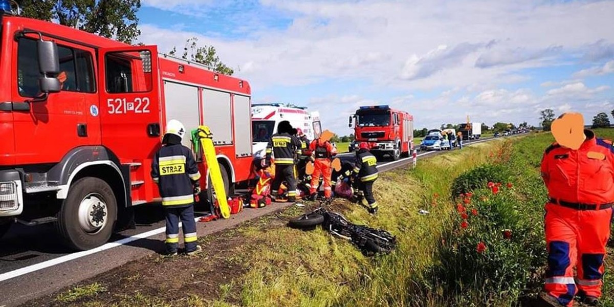 Ocieszyn: W wypadku zginął motocyklista, kobieta walczy o życie 