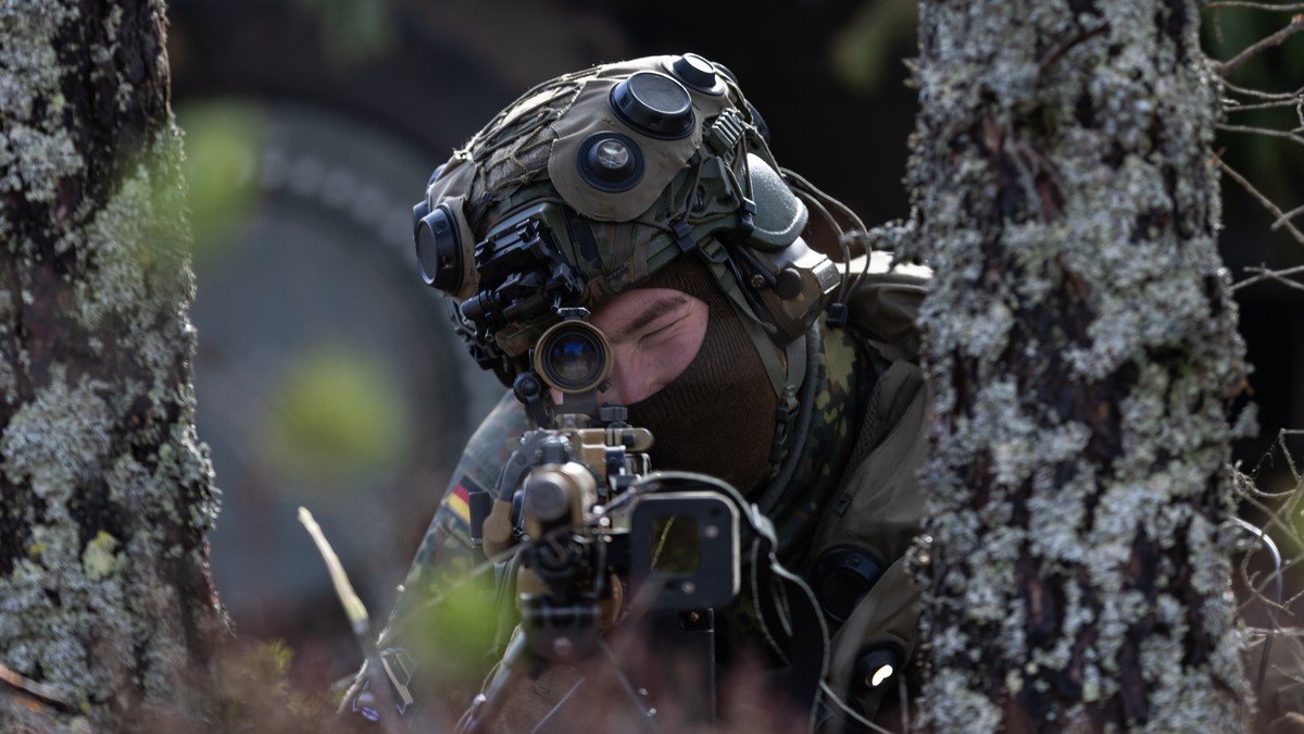 Nemački vojnik na vojnoj vežbi u Finskoj