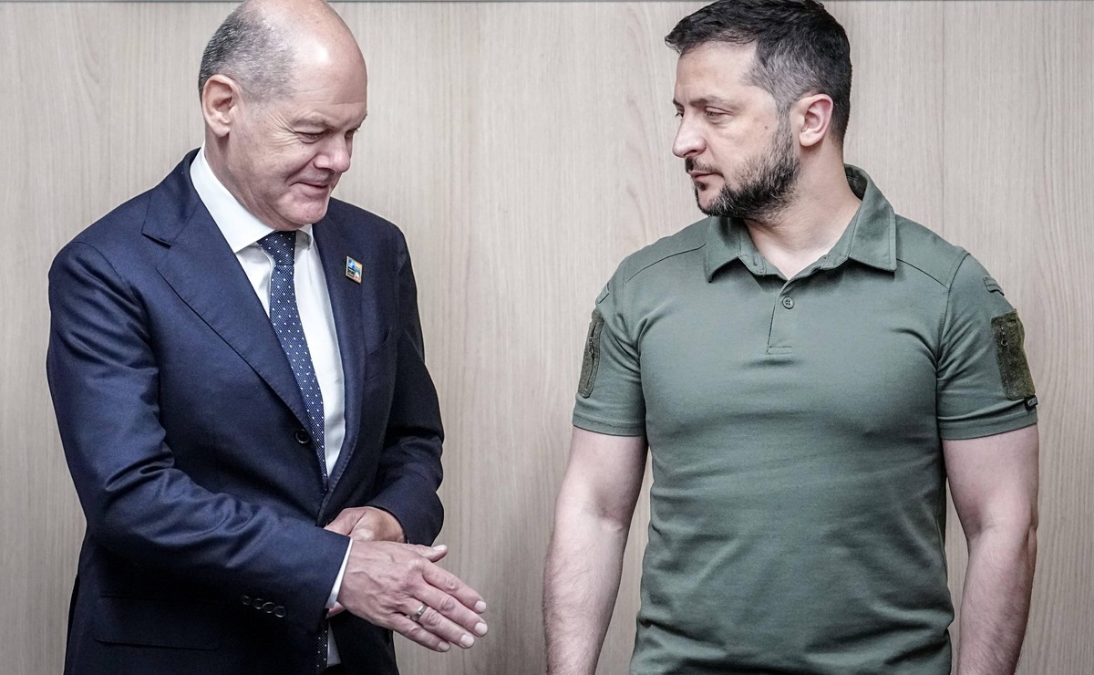 Olaf Scholz i Wołodymyr Zełenski