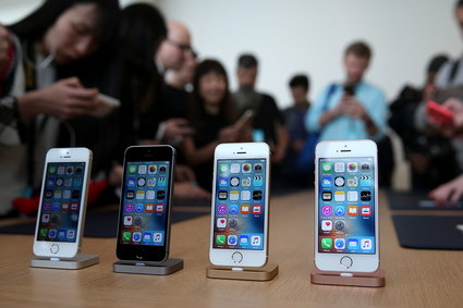 Brexit wpłynie na spadek sprzedaży iPhone'ów