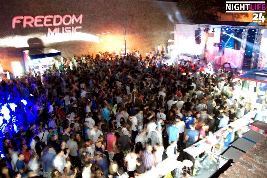 Gužva na Kalemegdanu U Domu omladine Beograda sinoć je počeo jedini regionalni festival "Japanizam" posvećen japanskoj pop-kulturi.