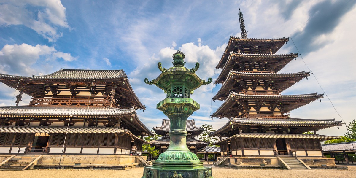 Zabytki buddyjskie zespołu świątynnego Hōryū-ji (Japonia ...
