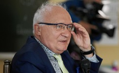 Mocne słowa prof. Simona. 'Władza musi przejąć pieczę nad tym szaleństwem'