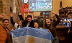 Tak Argentyńczycy świętowali w Krakowie. Nawet policjant zareagował!