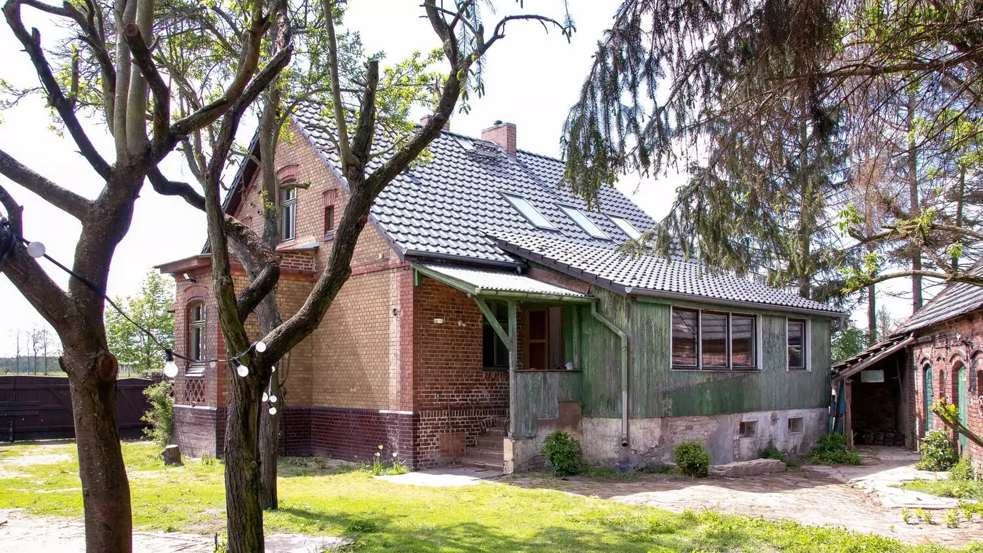Remont domu, który ma ponad 100 lat. Wnętrze zachowało klimat