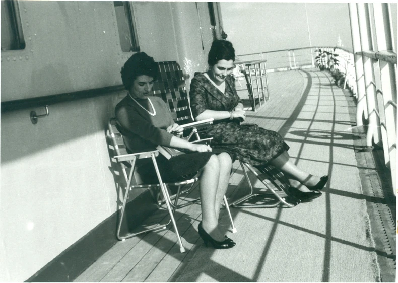 Jovanka Broz sa sestrom Nadom na brodu