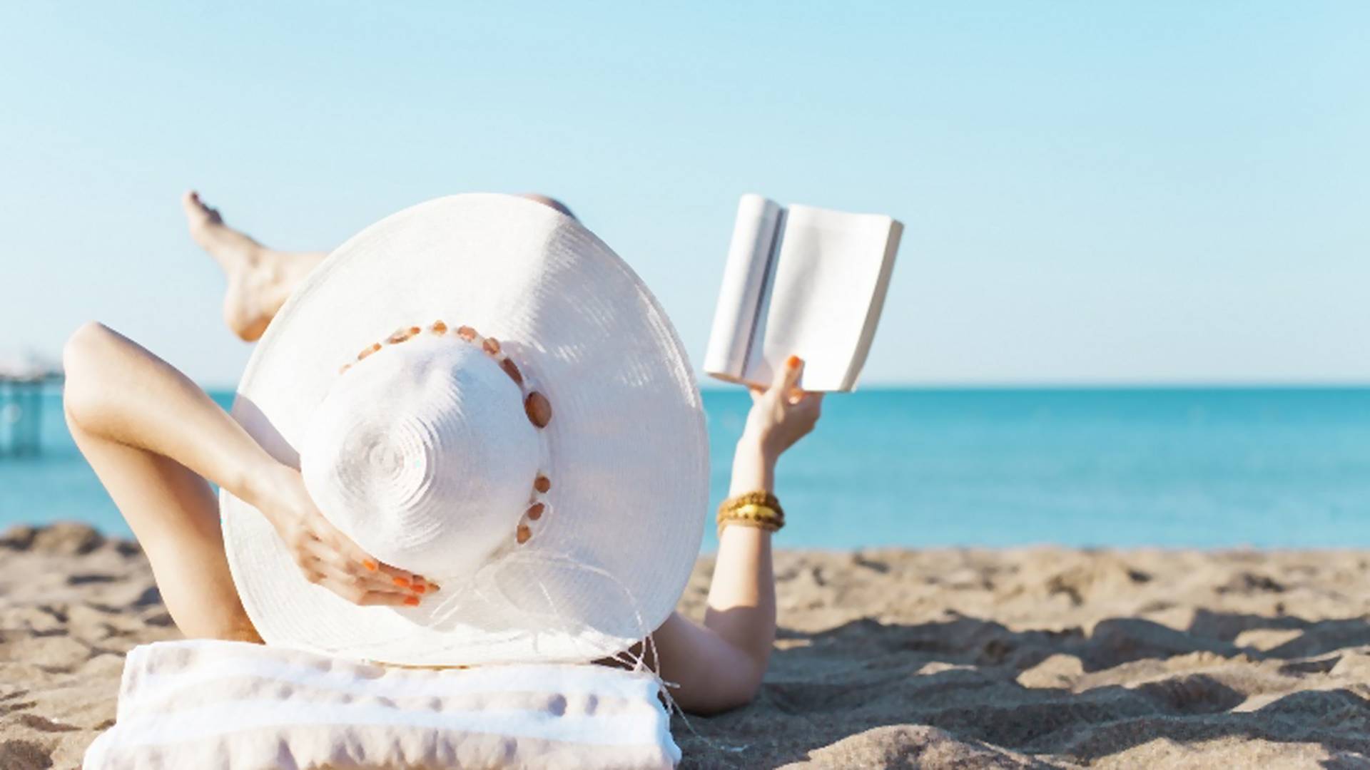 Könyvtoplista nyaraláshoz, hogy ne unatkozz napozás közben