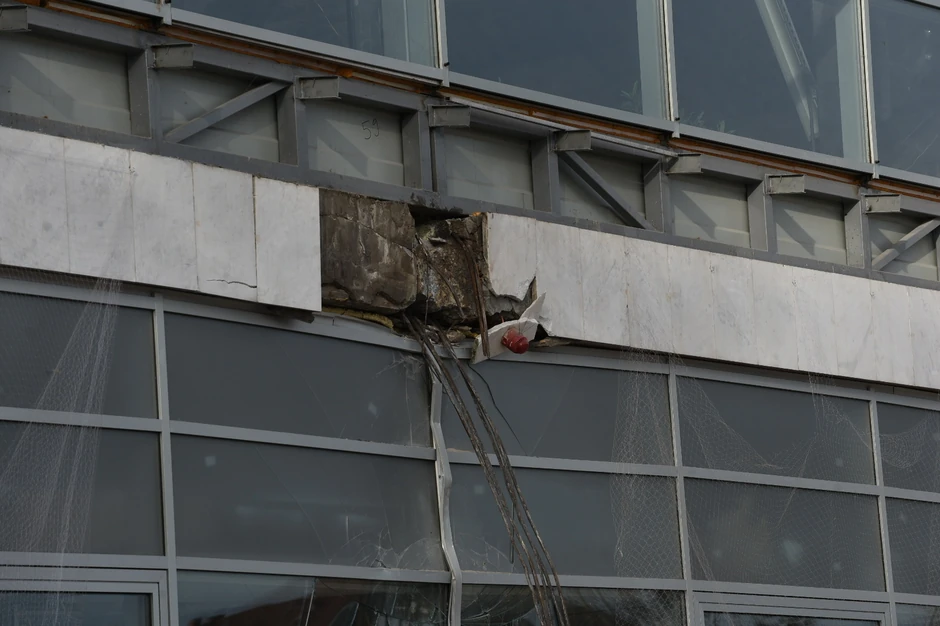 Armatura viri iz zgrade železničke stanice Novi Sad