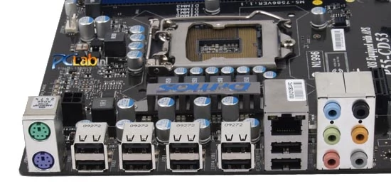 Panel wyjściowy ma aż 10 gniazd USB