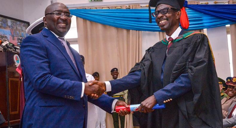 Bawumia  savagely mocks 'General Mosquito' as he grabs Master's degree (video)