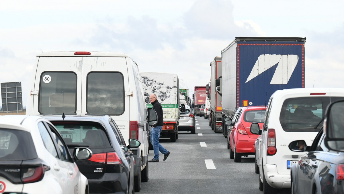 POLICIJE ĆE BITI NA SVAKOM ĆOŠKU! I to ne samo po Srbiji, već i po celoj Evropi, KAZNE PAPRENE, preti i oduzimanje vozačke, čak i zatvor