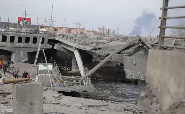 Zniszczenia po ataku Rosjan na Ukraińców, którzy próbowali się ewakuować przez most Romanowski w miejscowości Irpień