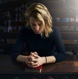 Hipsterkatolicy: Młodzi mają dość moherowego dyktatu