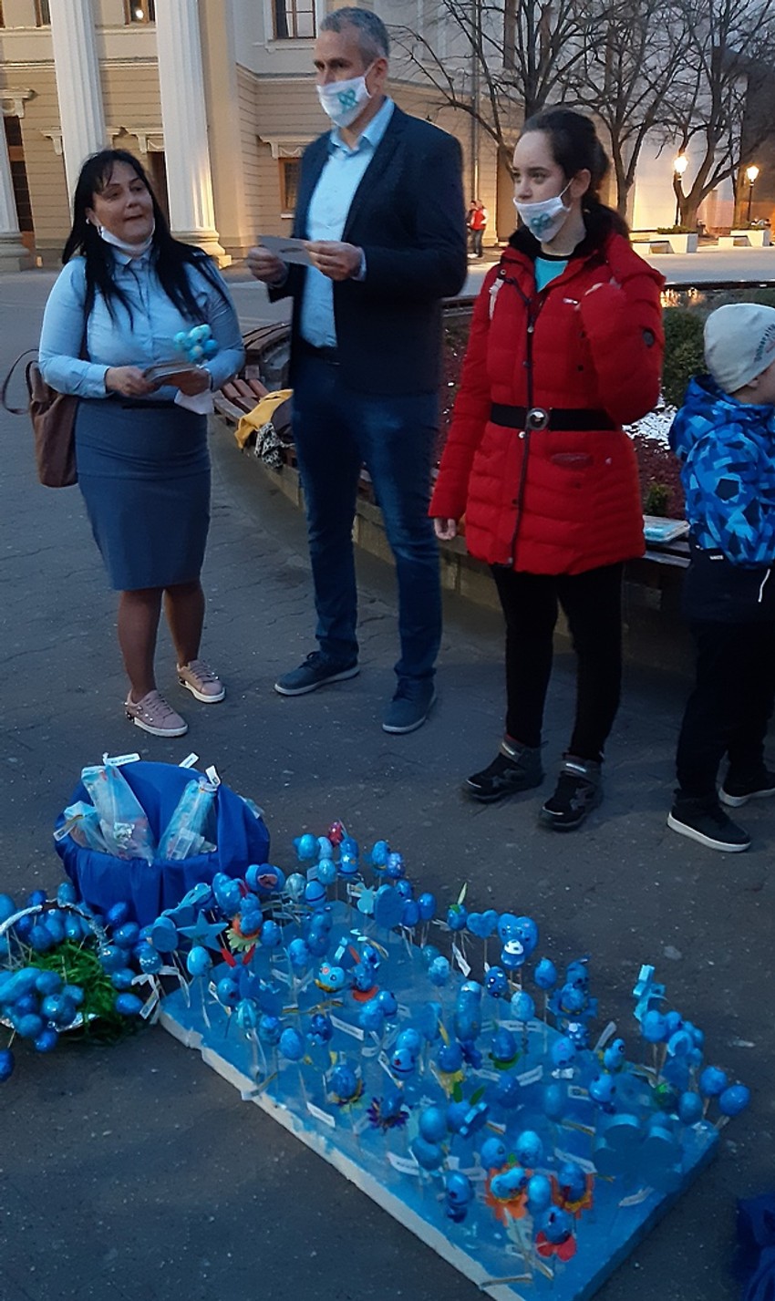 Suzana Skenderović, majka autističnog dečaka iz Subotice, i Ilija Đukanović, član Gradskog veća za socijalnu zaštitu