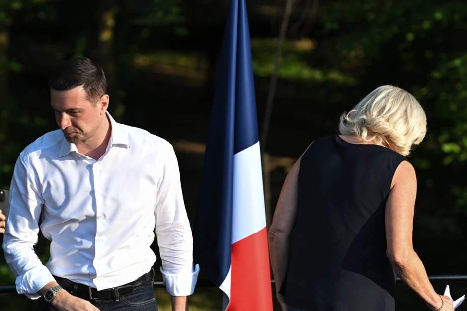 Žordan Bardela i Marin Le Pen 
