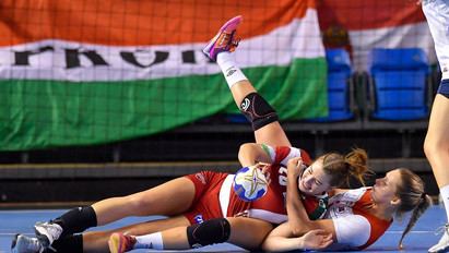 Rémes hír: súlyos a sérülése a világbajnok magyar kézislányok csapatkapitányának