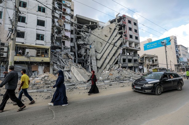 Kancelaria premiera Benjamina Netanjahu poinformowała w środę wieczorem, że Izrael zgadza się na dostarczanie z Egiptu pomocy humanitarnej na południe Strefy Gazy