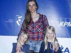 Po tym wyznaniu do reklamy na pewno ich nie wezmą... Oto, co córka Kamili Szczawińskiej sądzi o lalce Barbie