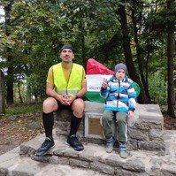 Agydaganatos kisfiú életéért fut egy magyar gyógypedagógus