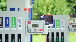 tegoroczne ferie pod znakiem niższych cen paliw. o ile potaniały benzyna, diesel i lpg?