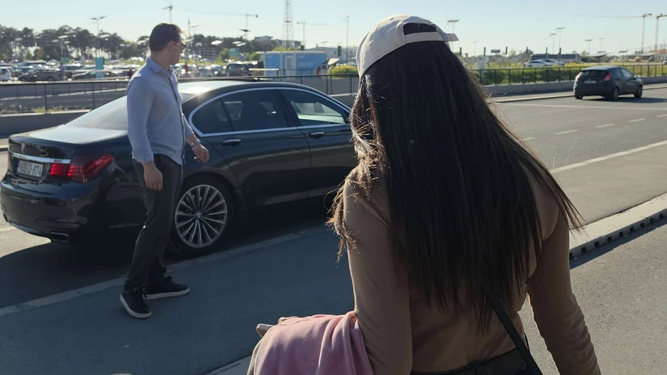 Tanja Savić i Muki na aerodromu