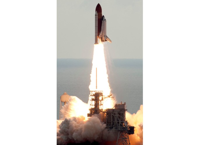 Prom Endeavour w drodze w kosmos