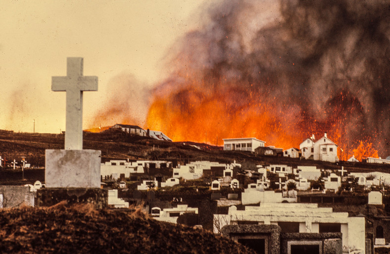     W 1973 r. wybuchł wulkan Eldfell na Heimaey, niszcząc miasto Vestmannaeyjar