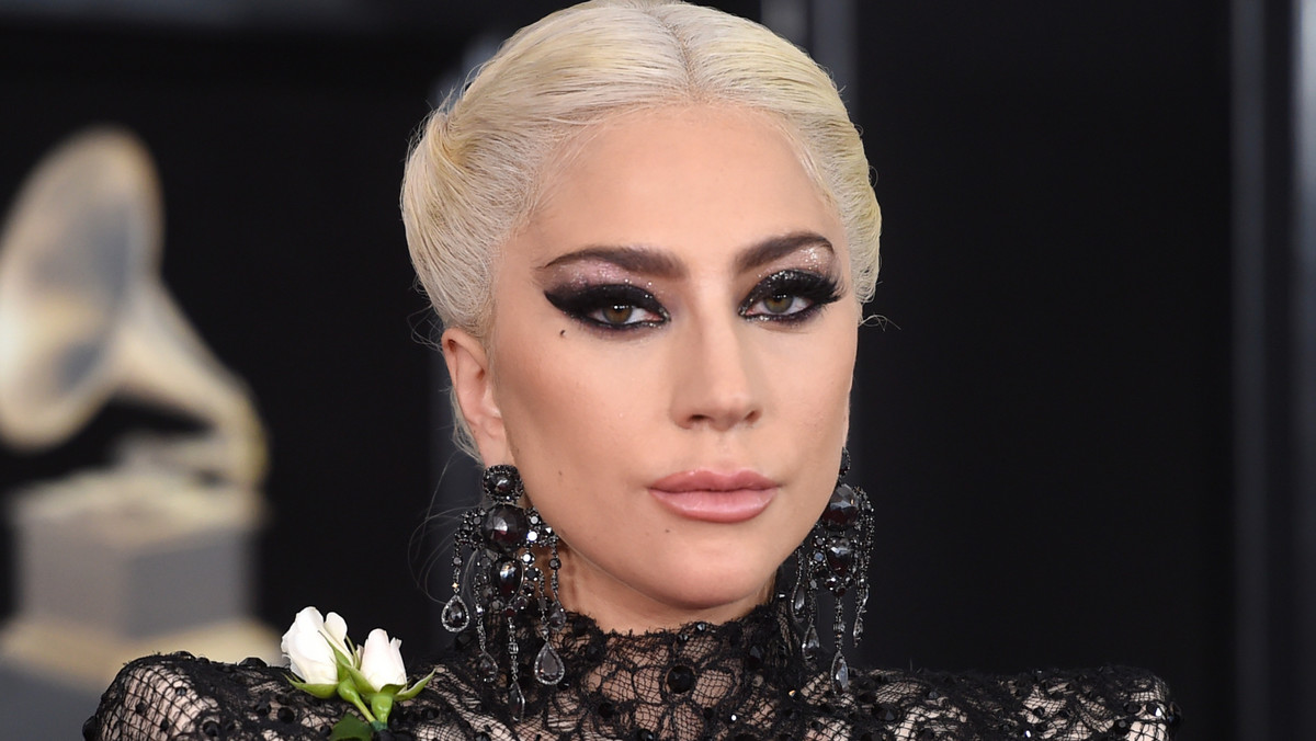 Lady Gaga, która jako pierwsza podała informację, że model znany jako Zombie Boy popełnił samobójstwo, przeprosiła za swój wpis. "Nie ma świadków ani dowodów wskazujących na przyczynę jego śmierci" - wyjaśniła na Twitterze.