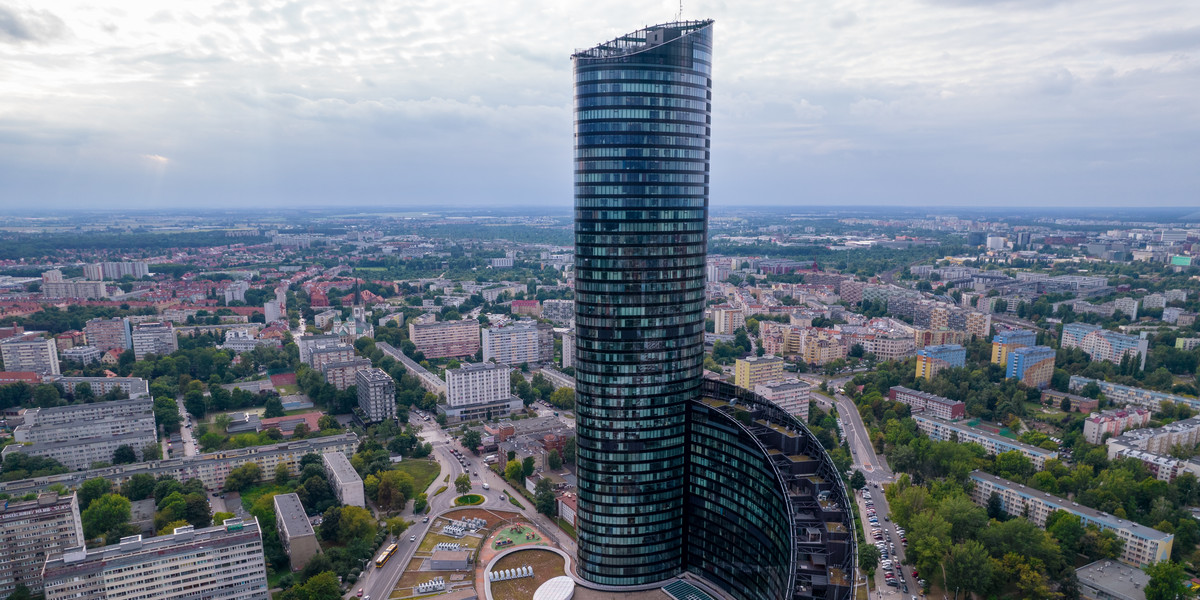 Develia zawarła umowę sprzedaży Sky Tower, najwyższego budynku we Wrocławiu. 