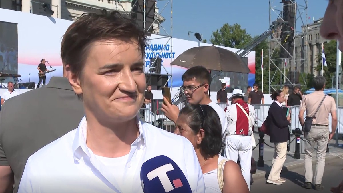 Ana Brnabić na skupu SNS