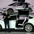 Tesla wyjeżdża na prostą. Firma Elona Muska odnotowała zysk. Pierwszy raz od 3 lat
