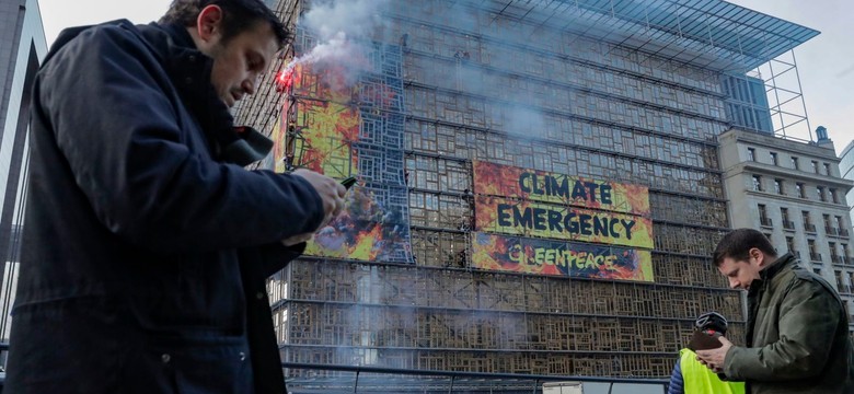 Greenpeace na budynku Rady Europejskiej. Policja zatrzymała dużą grupę działaczy