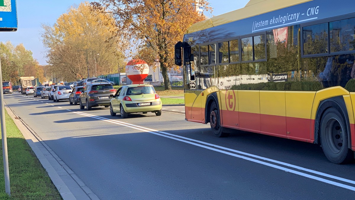 Śmiertelny wypadek na warszawskich Bielanach. Kobieta zmarła w szpitalu