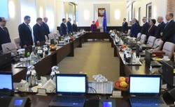 Rząd chce wynająć agencję PR dla ratowania międzynarodowej reputacji Polski