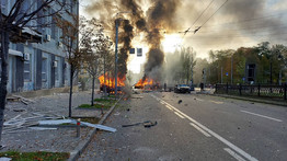 Orosz megtorlás: újra bombázni kezdték Kijevet és más ukrán nagyvárosokat, civilek haltak meg a támadásban – videó