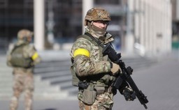 Kolejna noc walk w Ukrainie. W Ochtyrce zginęło 70 osób, pod Kijowem pocisk trafił w szpital położniczy