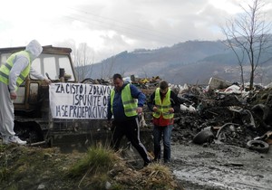 PRIJEPOLJE 02 ne dozvoljavaju ulaz komunalcima na deponiju nezadovoljni mestani foto zeljko dulanovic