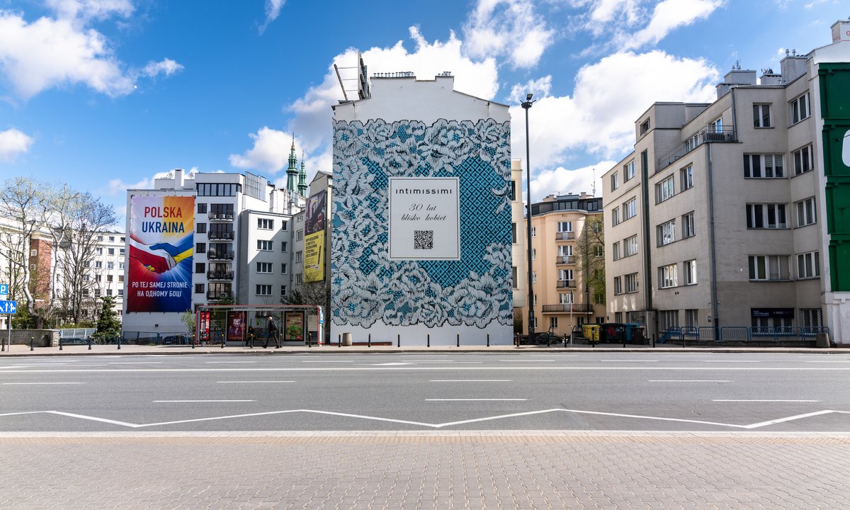 Intimissimi blisko kobiet od 30 lat. Powstał niezwykły mural