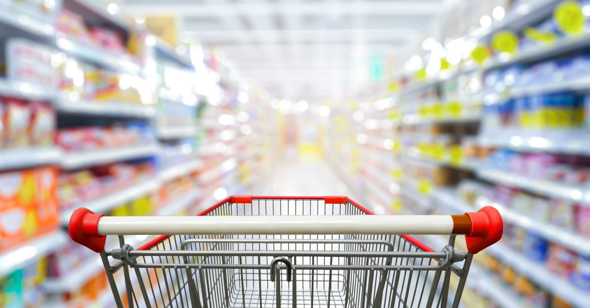 Uderzą w Polaków potężną podwyżką. Zaboli wiosną i wygoni ludzi z marketów