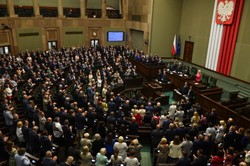 Sejm przyjął uchwałę ws. zbrodni wołyńskiej. "Pojednanie musi objąć uznanie win"