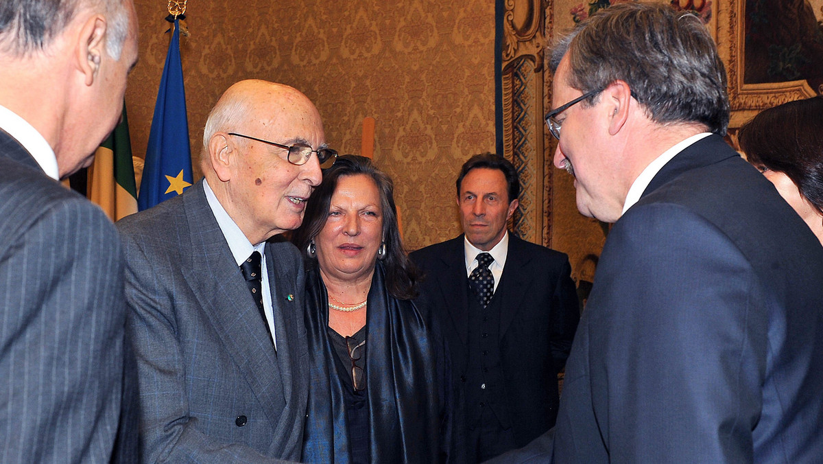 Prezydent Bronisław Komorowski wręczył w Rzymie grupie Włochów Medale Wdzięczności, przyznawane przez Europejskie Centrum Solidarności cudzoziemcom, którzy nieśli pomoc Polakom oraz demokratycznej opozycji w latach 80.