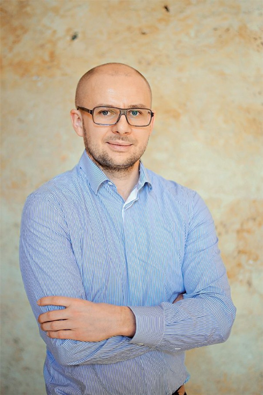 10. Daniel Mzyk, Paged