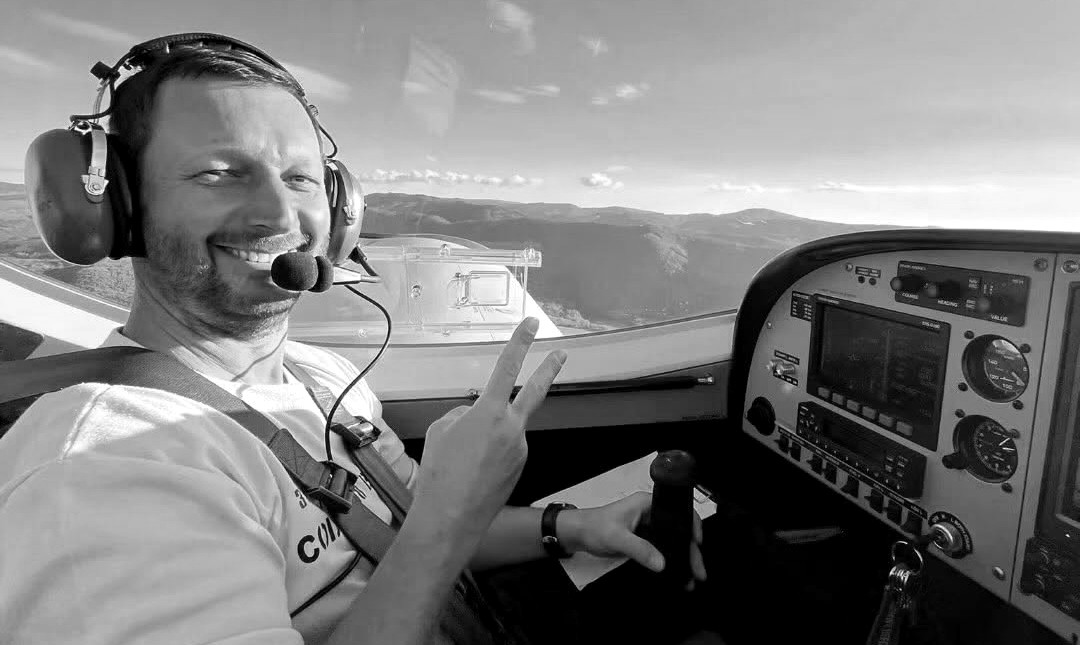 Pri havárii v Očovej zahynul pilot Dušan. 