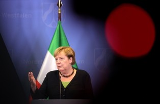Merkel chce rozmów z talibami. Chodzi o dalszą ewakuację z Afganistanu