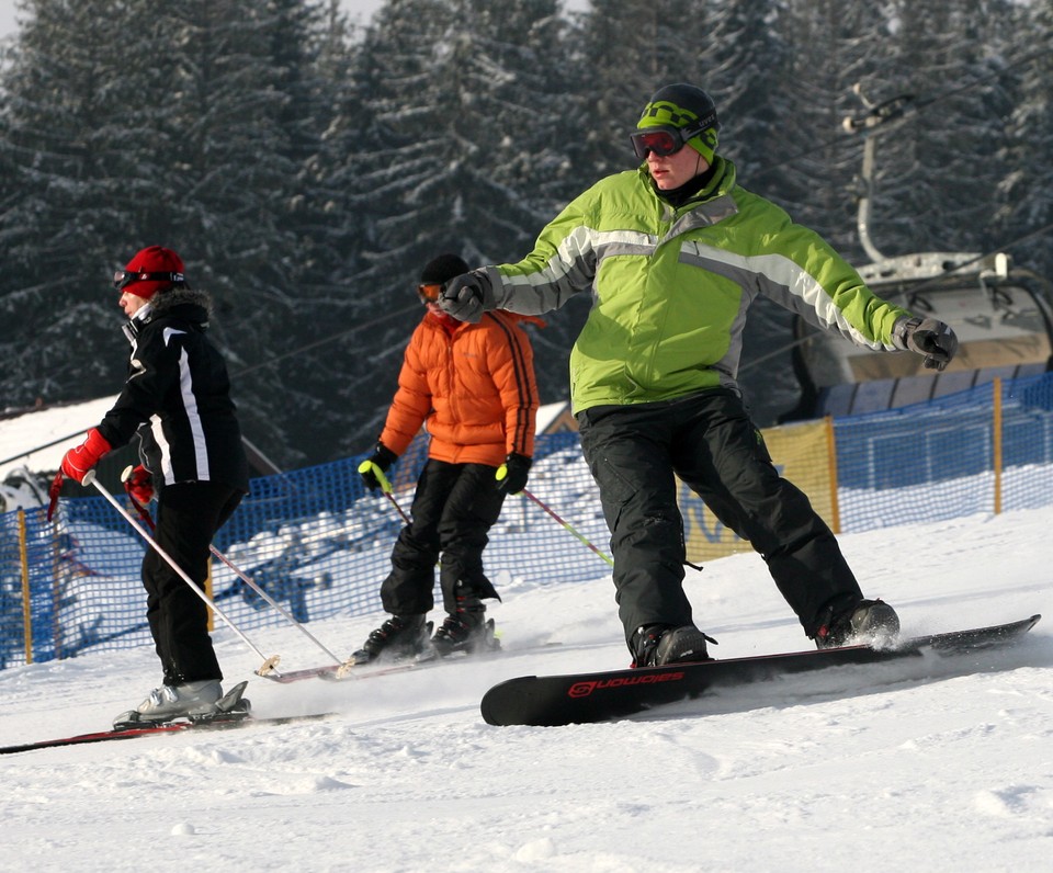 ZAKOPANE POLANA SZYMOSZKOWA NARCIARZE WYPOCZYNEK