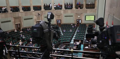 Burzliwe obrady Sejmu. Kamiński i Wąsik zabrali głos. "Całe to bezprawie będzie rozliczone" [RELACJA NA ŻYWO]