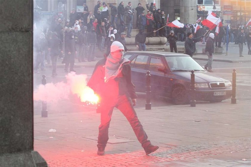 policja, zadyma, demonstracja, dzień niepodległości