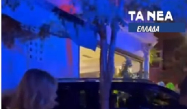 Atina, džip uleteo u restoran