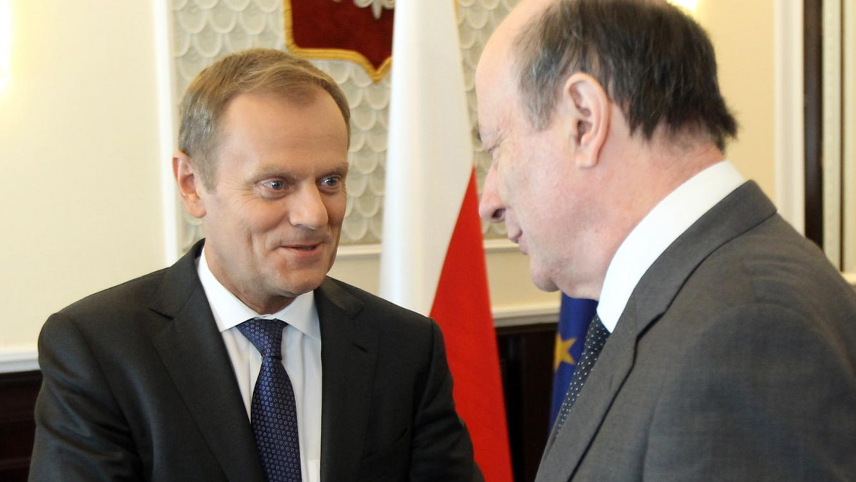 Premier Donald Tusk chce, aby dyskusje nad raportem w sprawie OFE trwały dwa miesiące. Zapowiedział, że do Sejmu ostatecznie może trafić raport z jednym rekomendowanym wariantem.